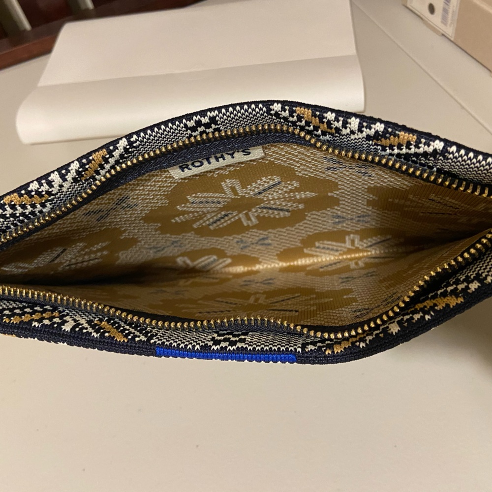 NWT Rothy's essential pouch - Picture 5 of 11